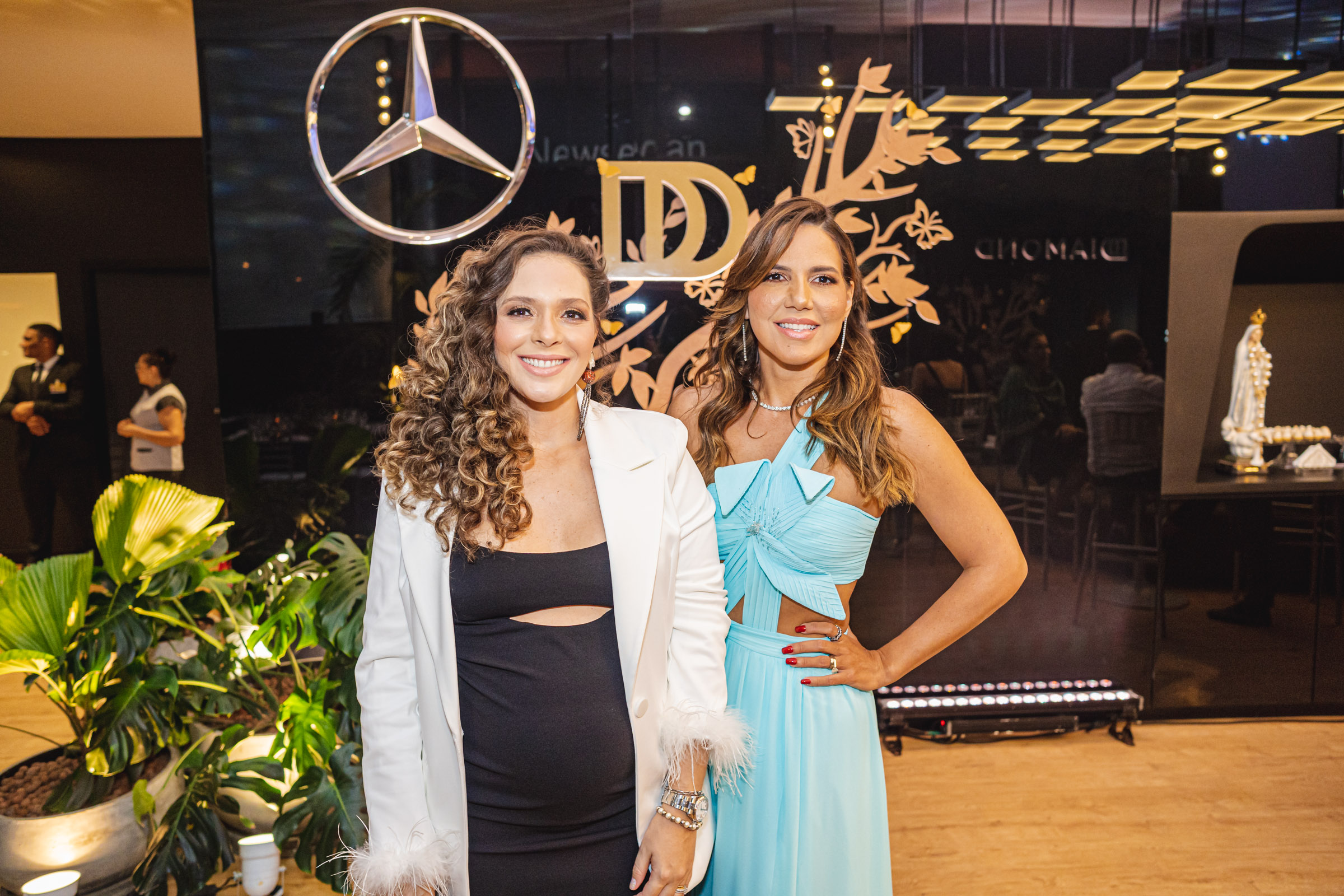 # Diamond Design lança nova coleção Butterfly com show de Luiza Possi na Newsedan # Diamond Design lança nova coleção Butterfly com show de Luiza Possi na Newsedan