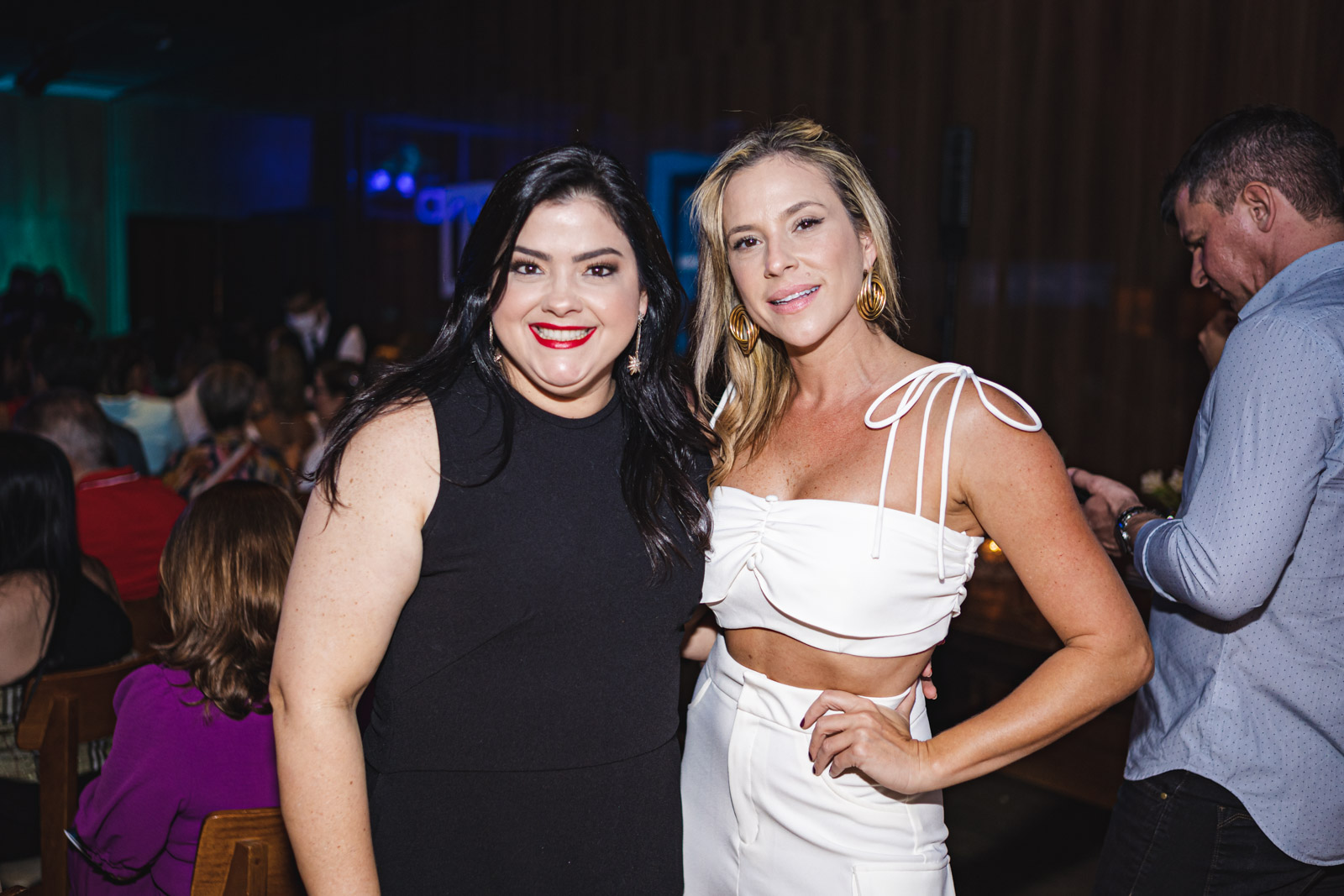 # Padre Fábio de Melo dá um brilho extra a evento alusivo ao Dia dos Pais da Diamond Design # Padre Fábio de Melo dá um brilho extra a evento alusivo ao Dia dos Pais da Diamond Design